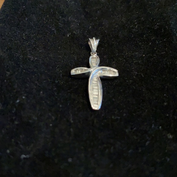 Authentic - 10K Cross Pendant. - Picture 4 of 5